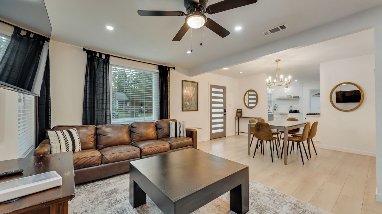 Photo of Livingroom in Central Arlington