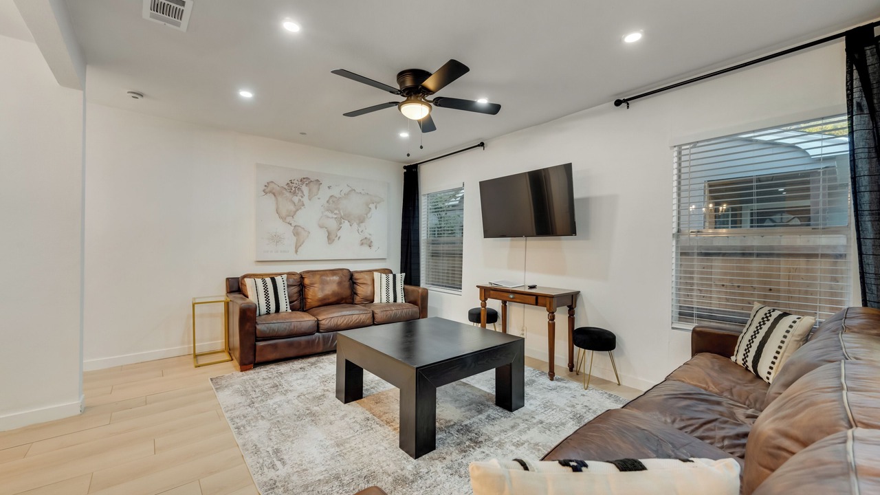 Photo of Livingroom in Central Arlington