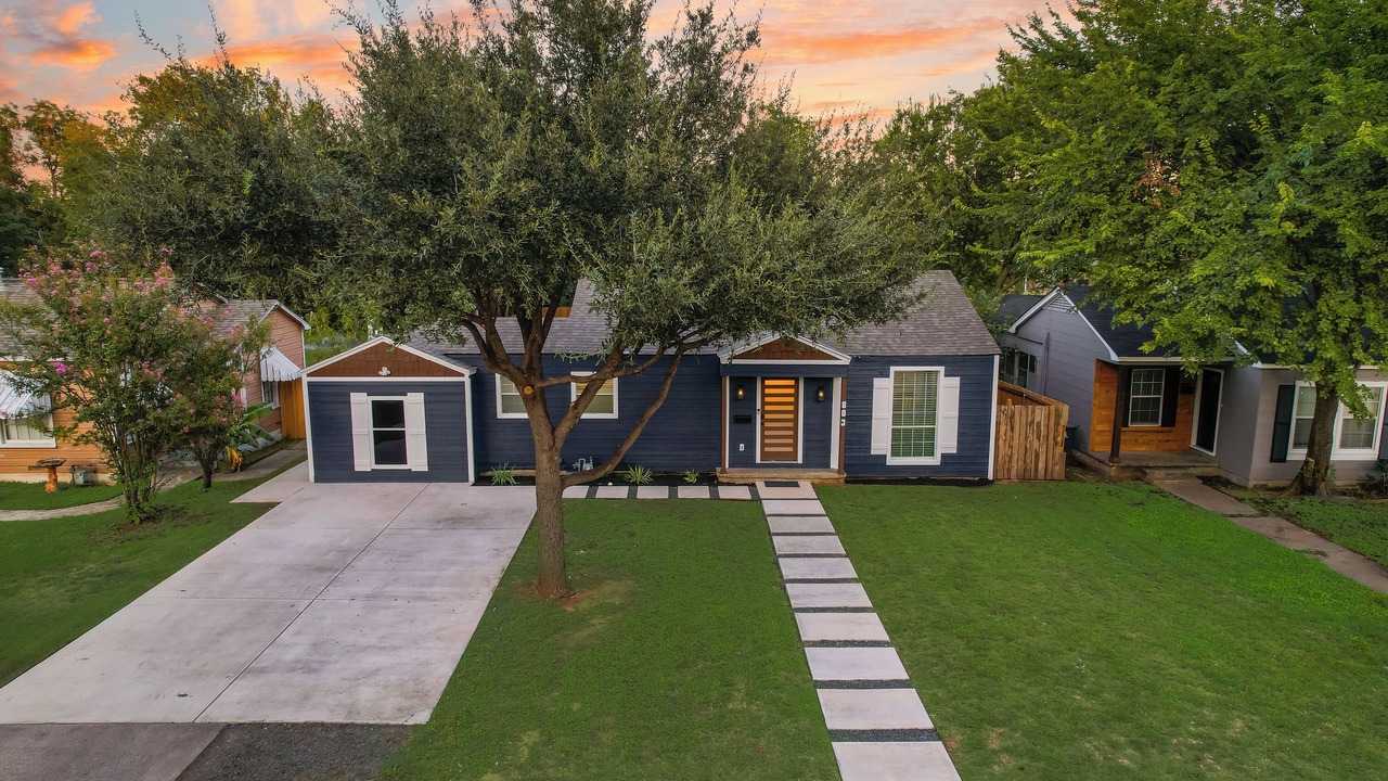 Photo of Outdoor in Central Arlington