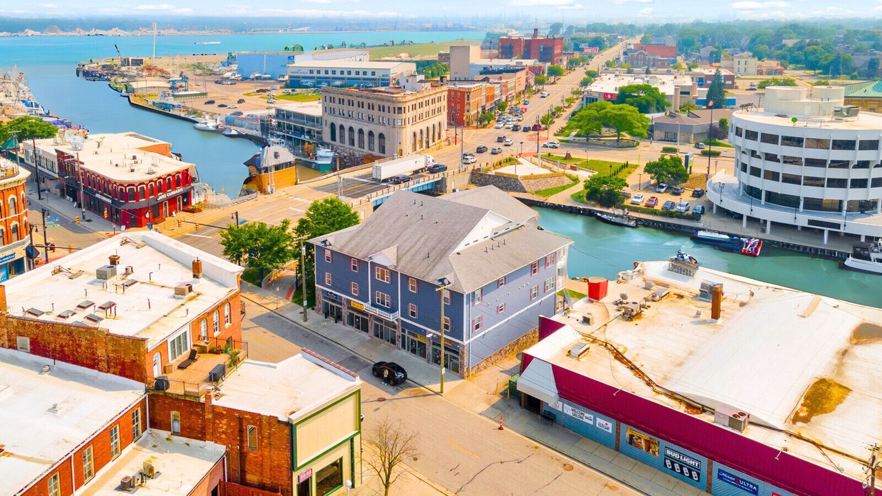 Photo of Patio Balcony in Port Huron