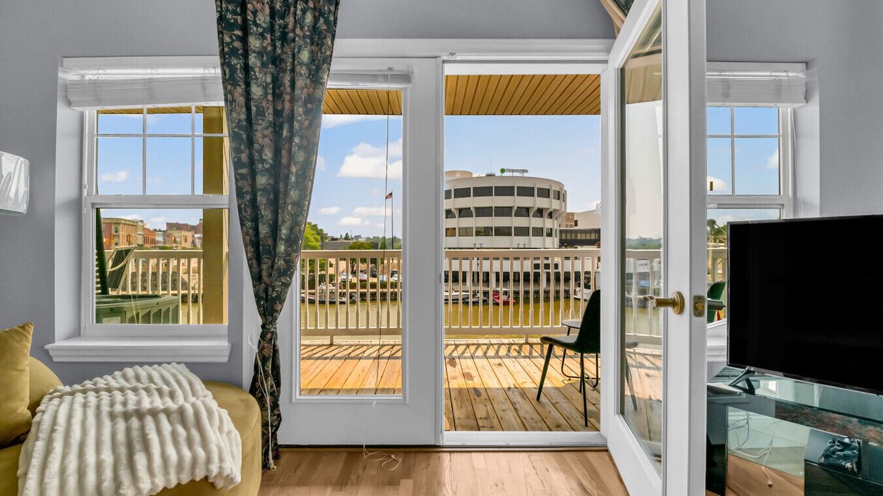 Photo of Patio Balcony in Port Huron