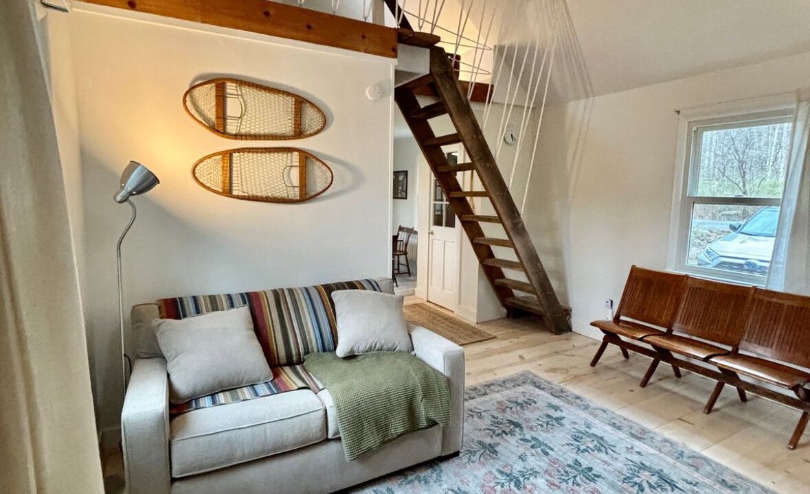 Photo of Livingroom in Accord