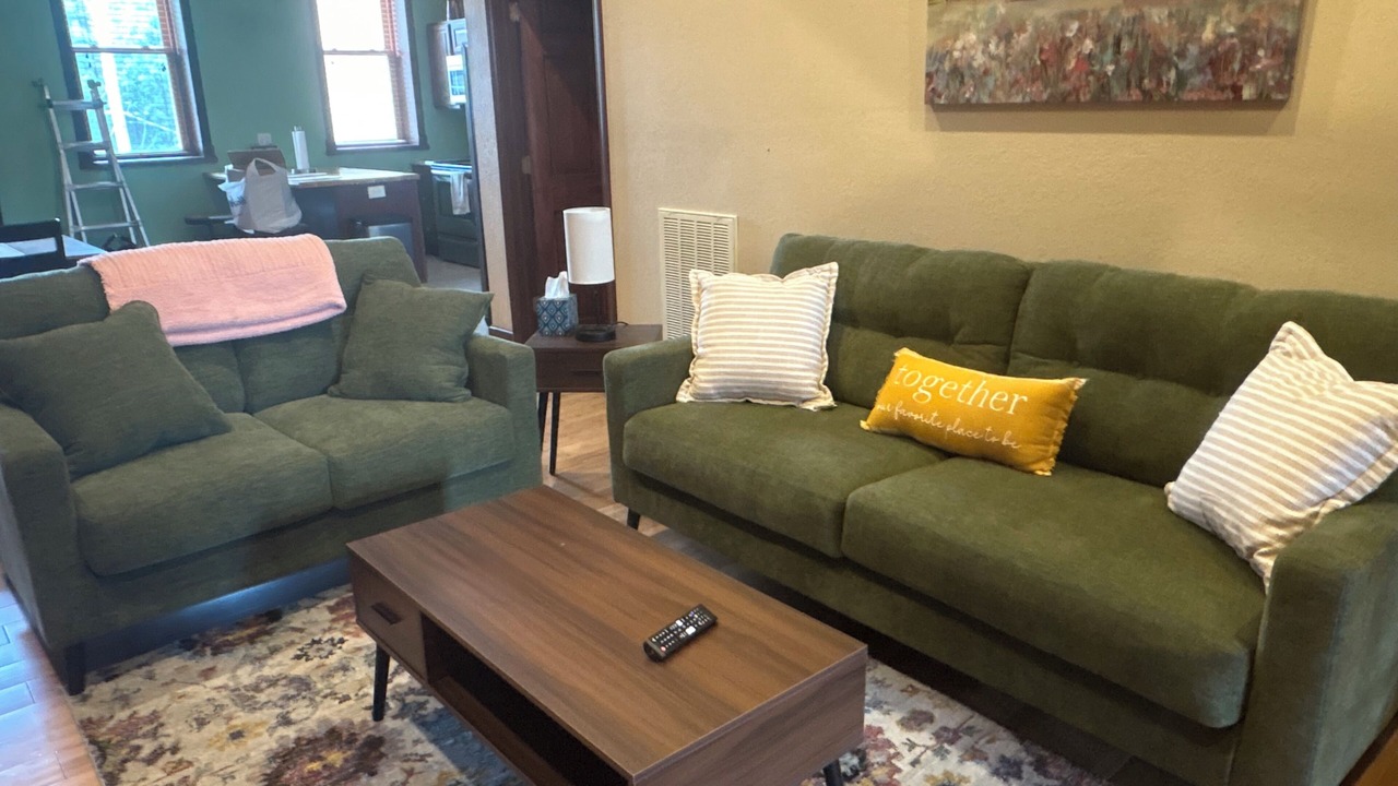 Photo of Livingroom in New Franklin