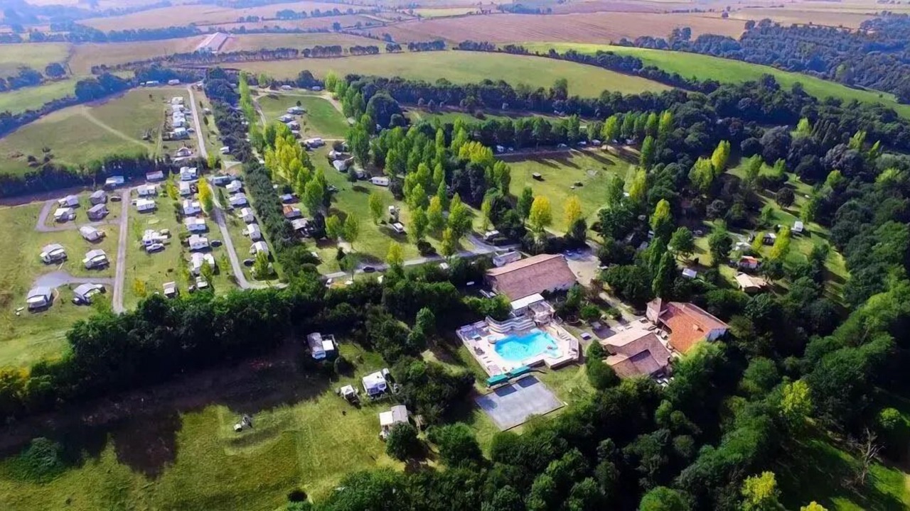 Photo of Outdoor in Saint-Martin-Lars-en-Sainte-Hermine