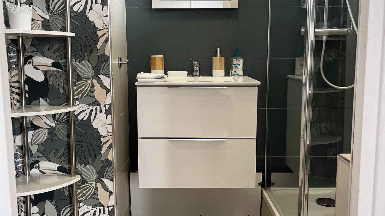 Photo of Bathroom in Reims City Centre