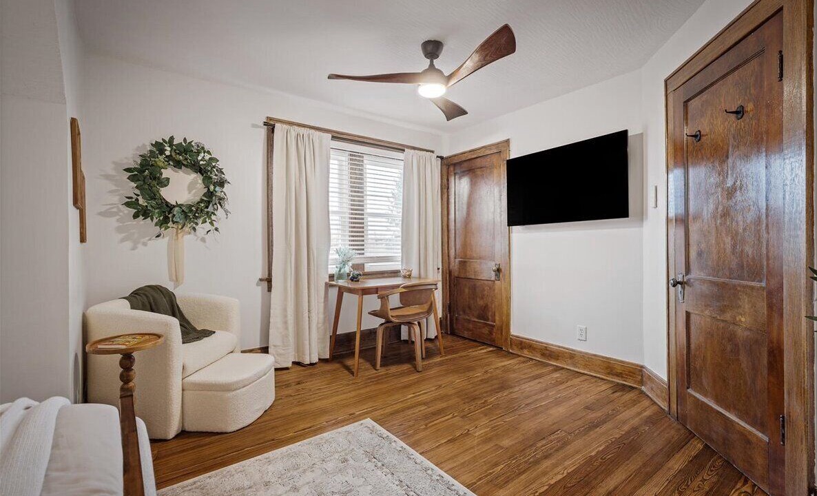 Photo of Livingroom in Grove City