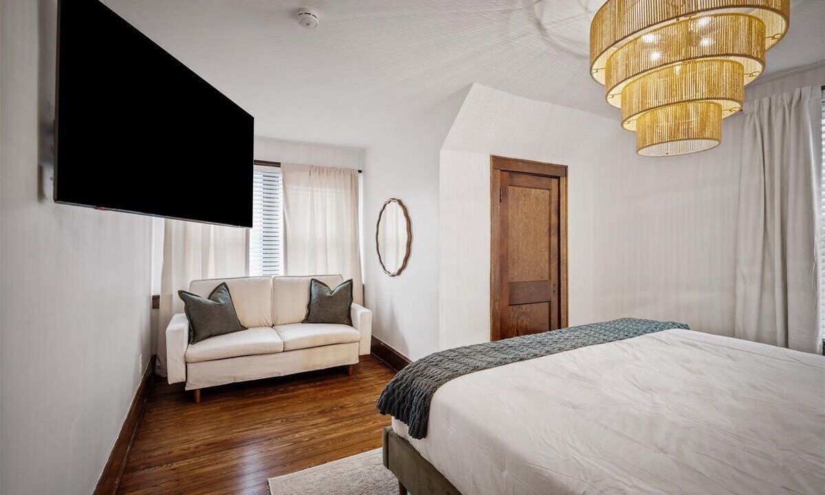 Photo of Bedroom in Grove City