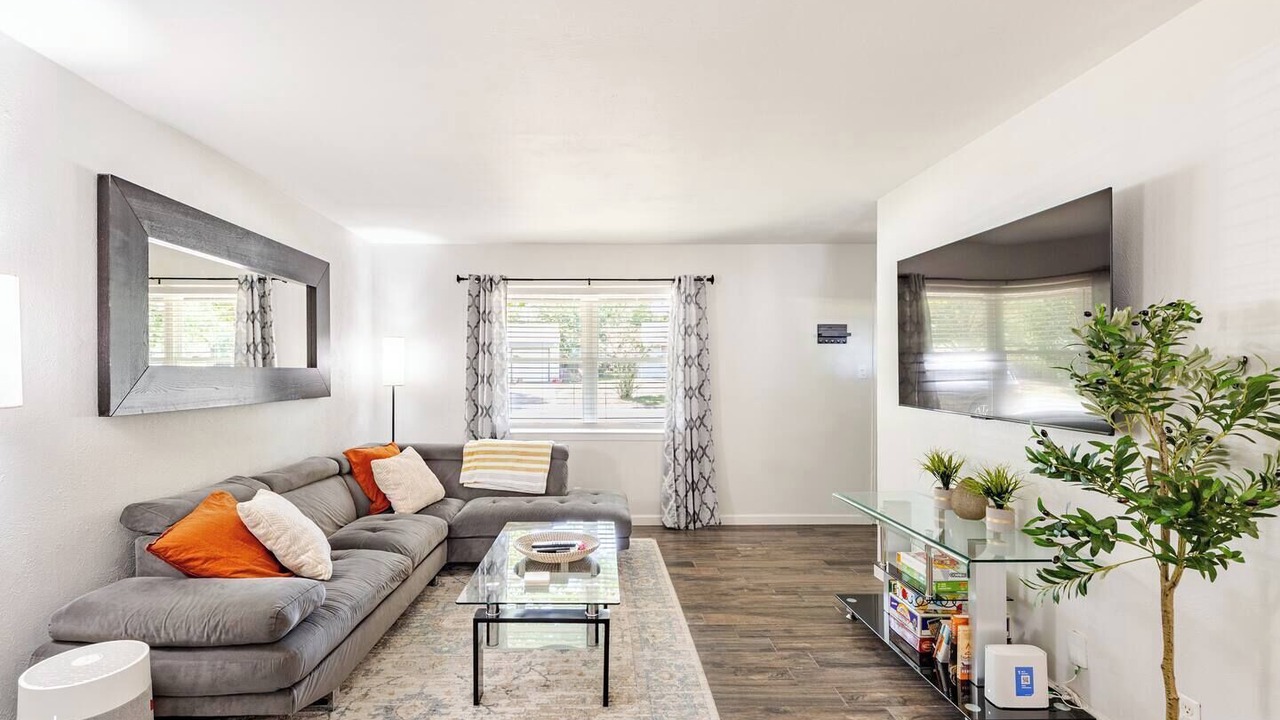 Photo of Livingroom in Euless