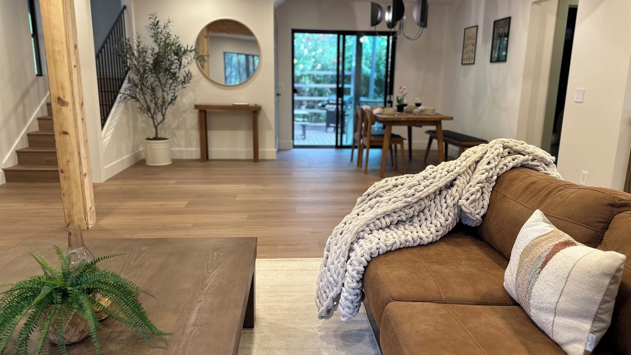 Photo of Livingroom in Lotus