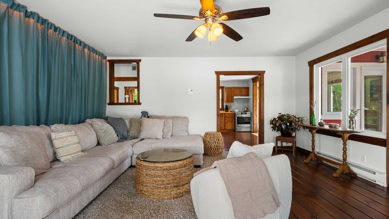 Photo of Livingroom in Saint-Mathieu-du-Parc