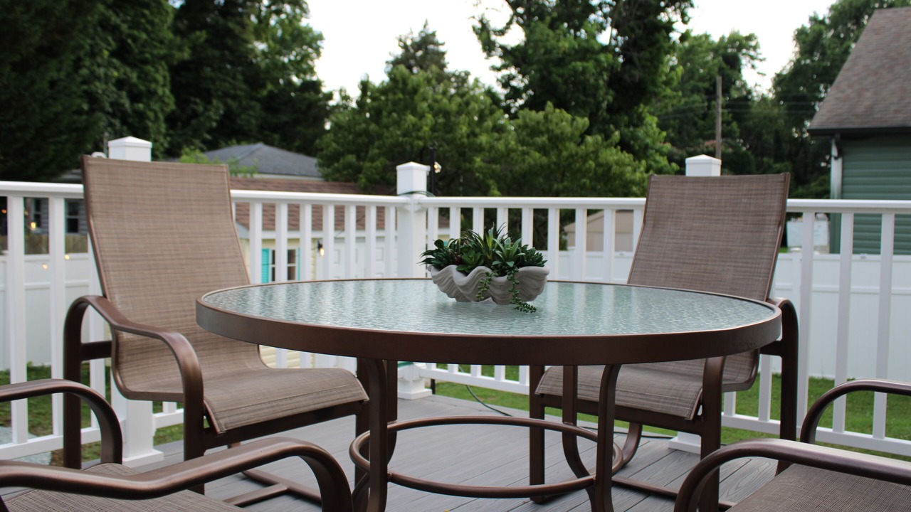 Photo of Outdoor in Issue
