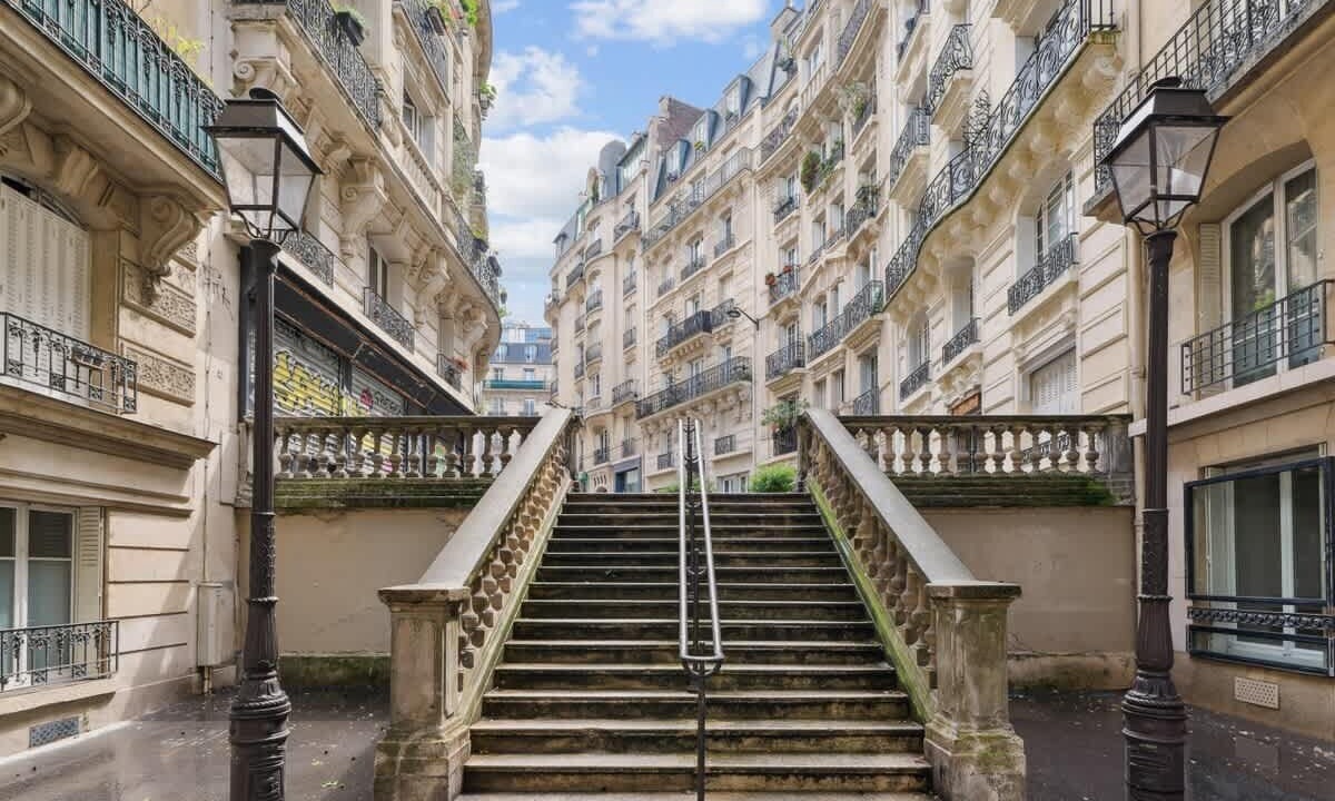 Photo of Others in Quartier des Grandes-Carrieres