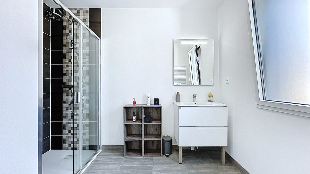 Photo of Bathroom in Saint-Pierre