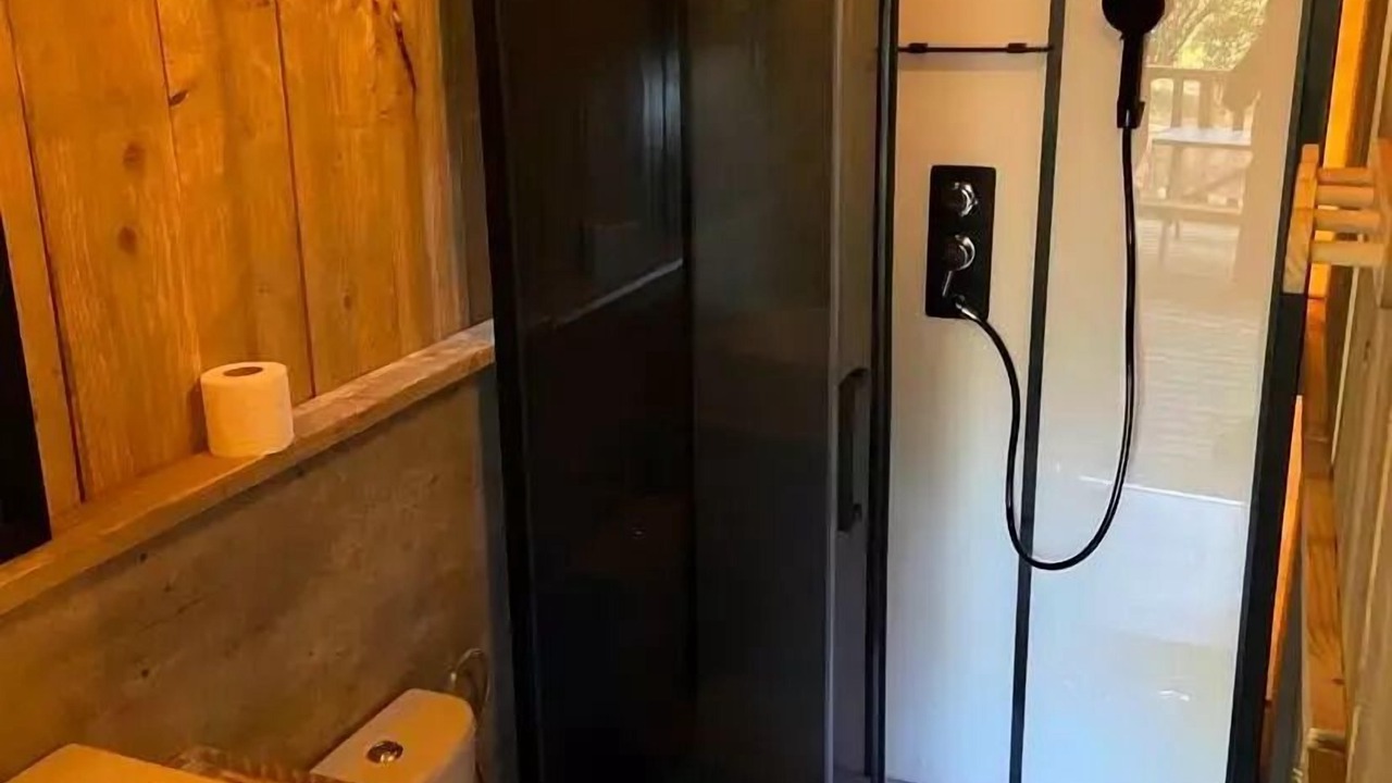 Photo of Bathroom in Palau-del-Vidre