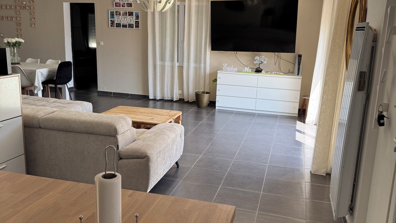 Photo of Livingroom in Vestric-et-Candiac