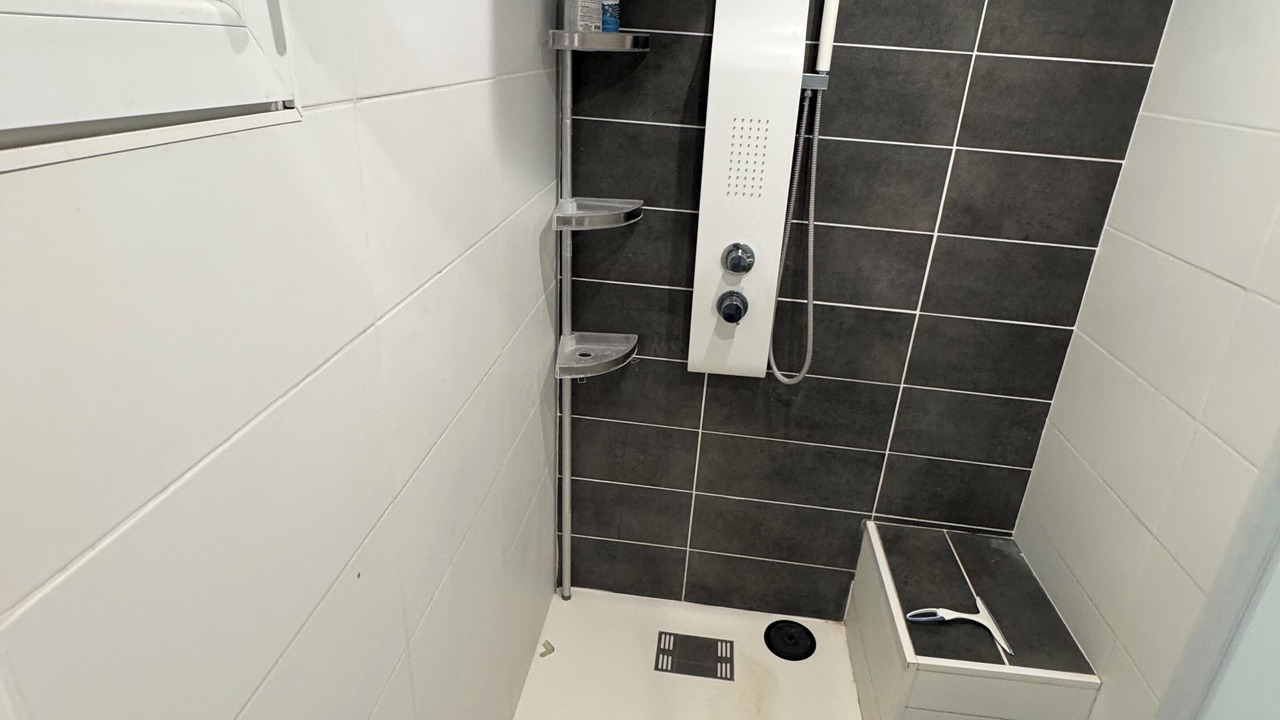 Photo of Bathroom in Vestric-et-Candiac