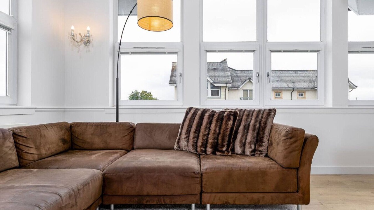 Photo of Livingroom in Tillicoultry