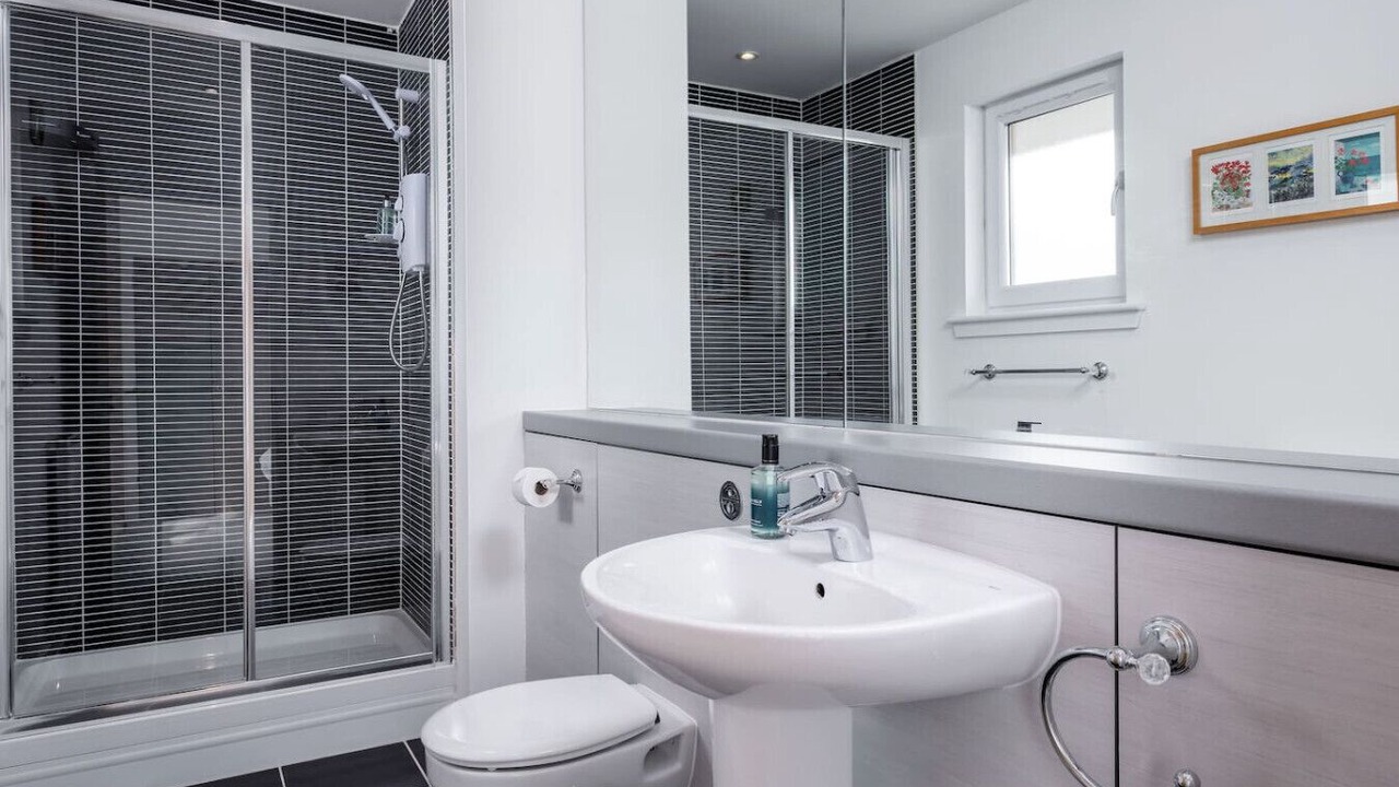 Photo of Bathroom in Tillicoultry