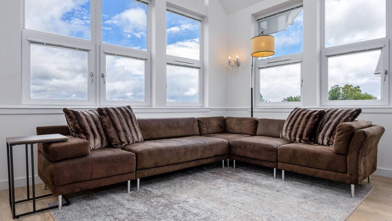 Photo of Livingroom in Tillicoultry