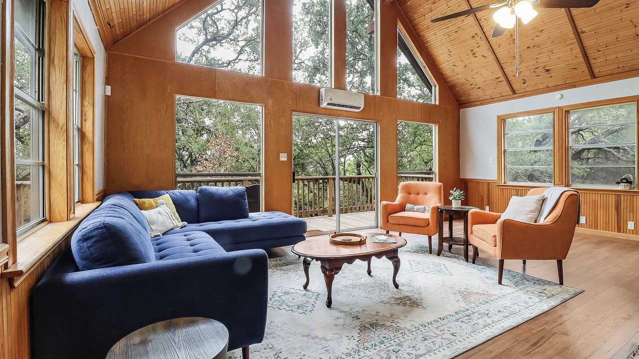 Photo of Livingroom in Spring Branch