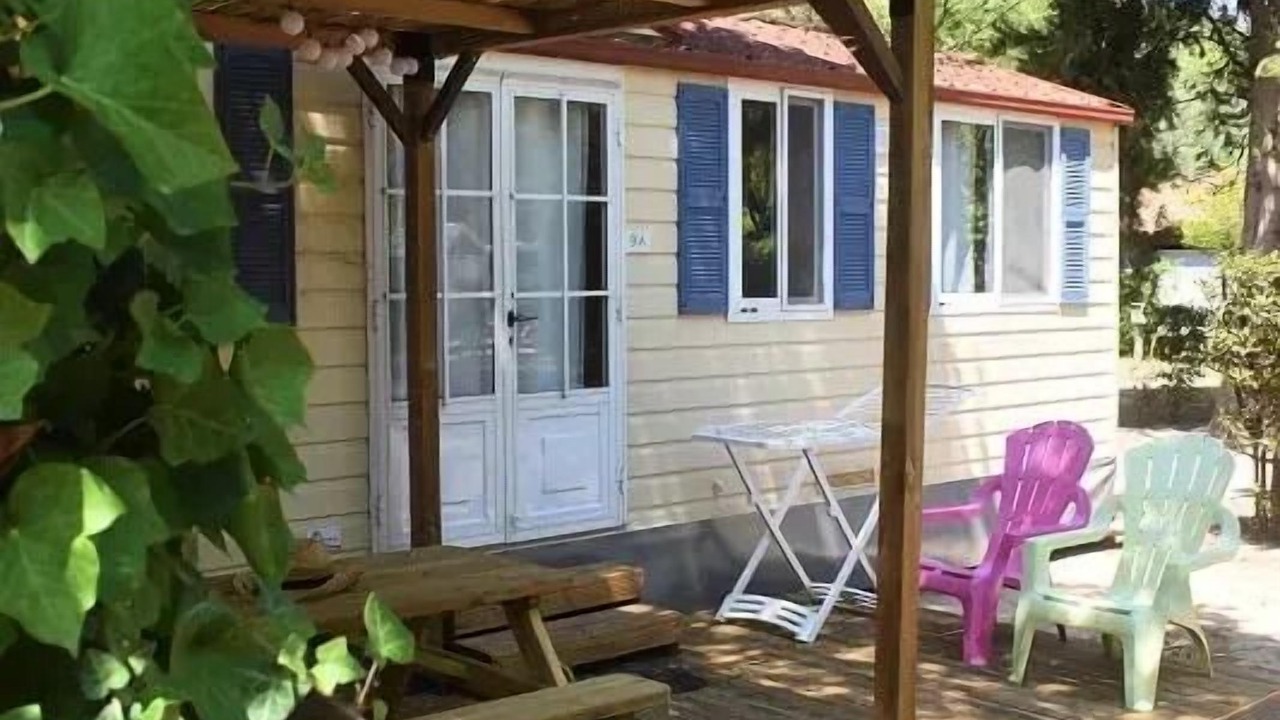 Photo of Patio Balcony in Palau-del-Vidre