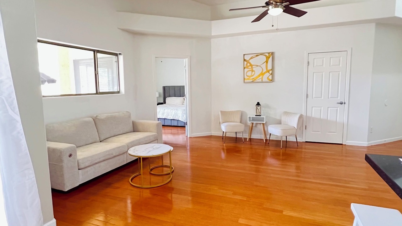 Photo of Livingroom in South Mountain