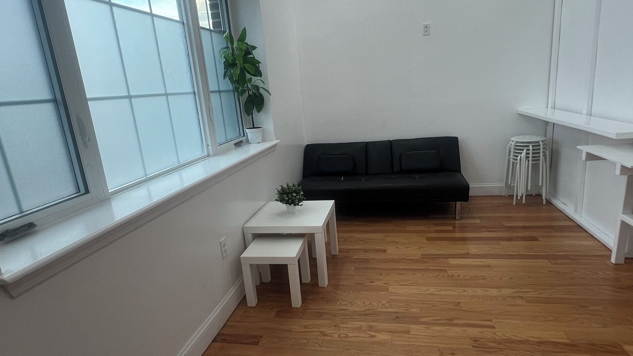 Photo of Livingroom in University Gardens