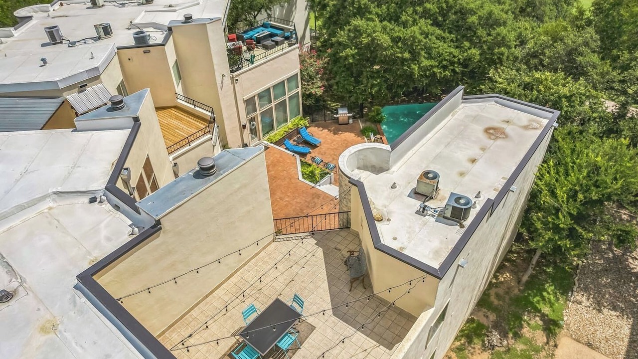 Photo of Patio Balcony in The Hills