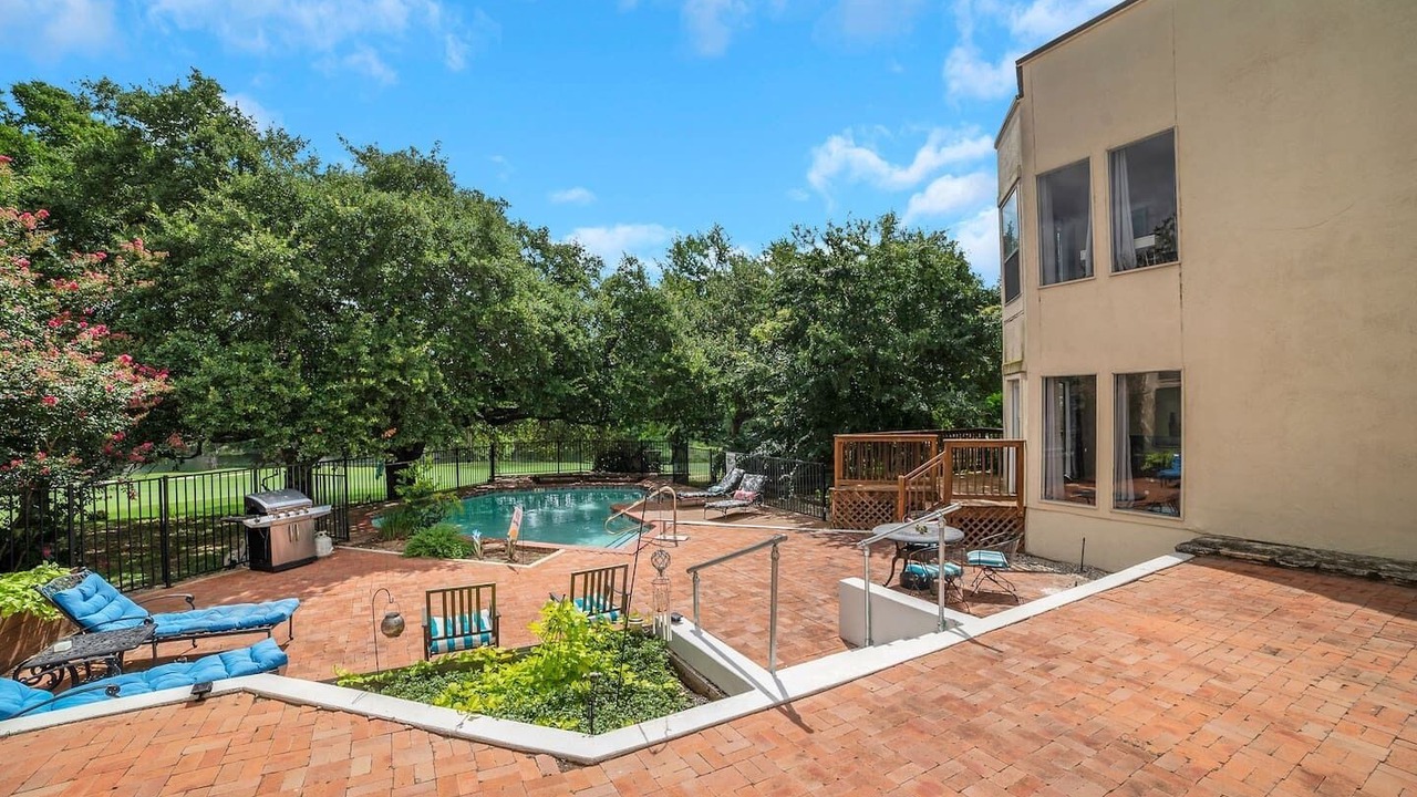 Photo of Patio Balcony in The Hills