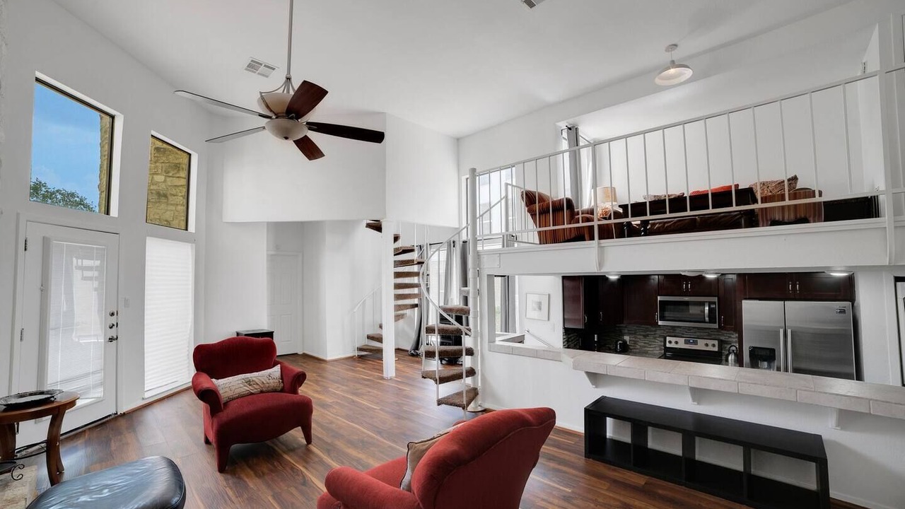 Photo of Livingroom in The Hills