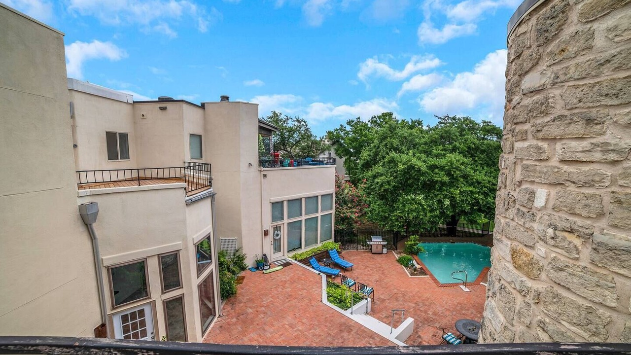 Photo of Outdoor in The Hills