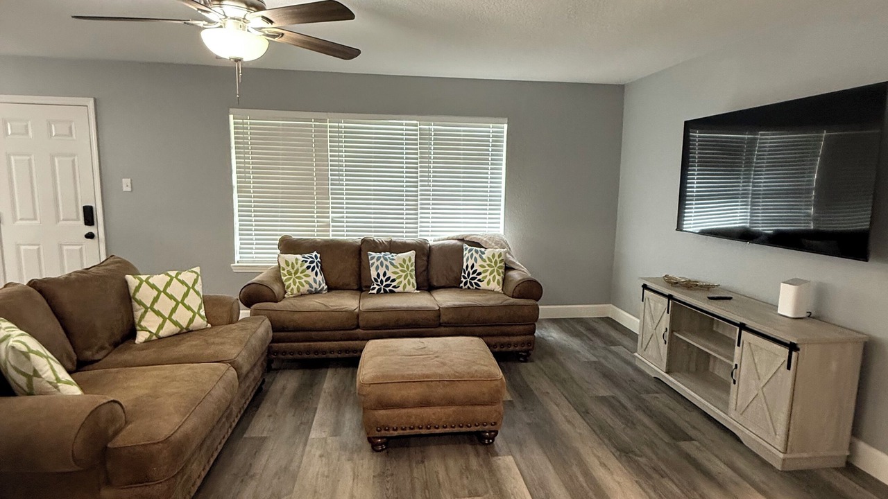 Photo of Livingroom in Angleton