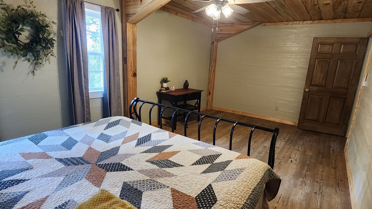 Photo of Bedroom in Bonnerdale