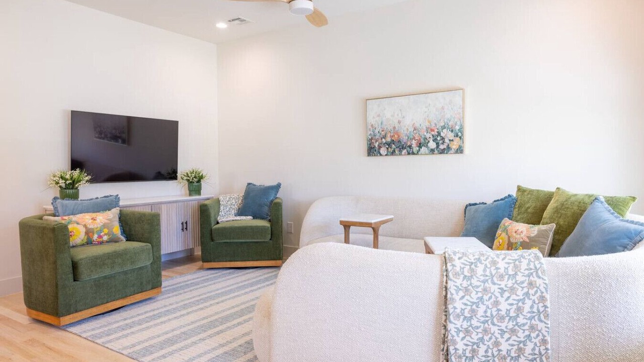 Photo of Livingroom in Broken Arrow