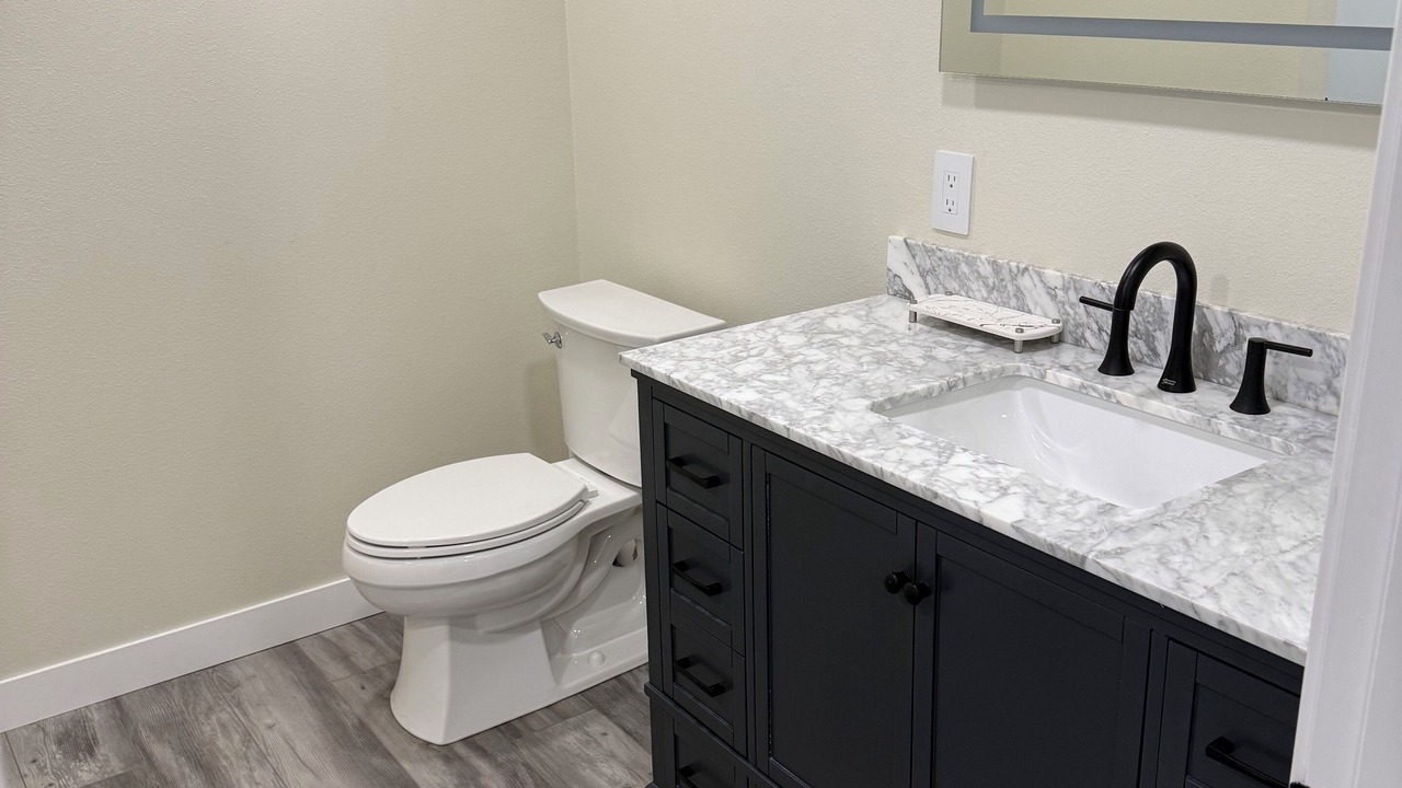 Photo of Bathroom in Republican City