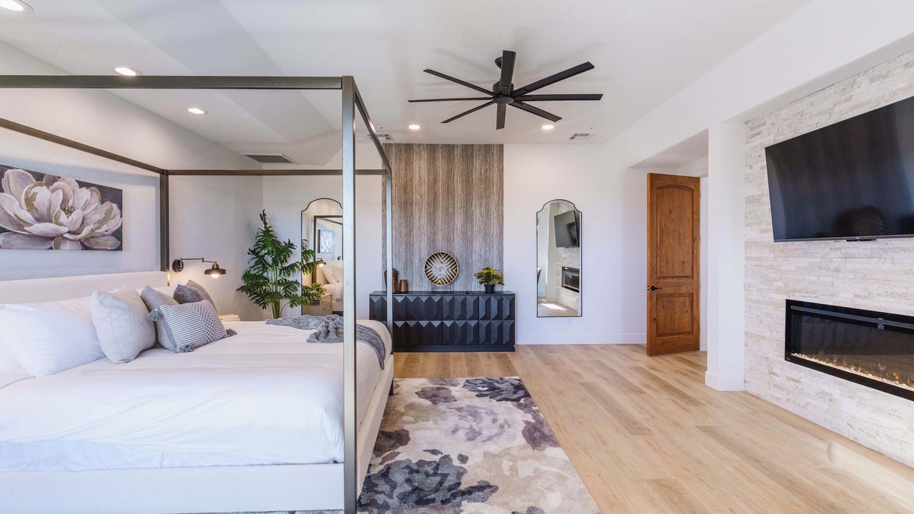 Photo of Livingroom in The Peak