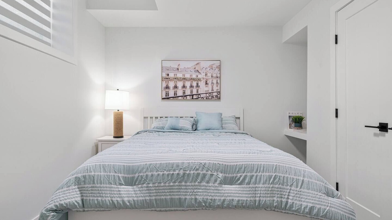 Photo of Bedroom in Crescent Heights