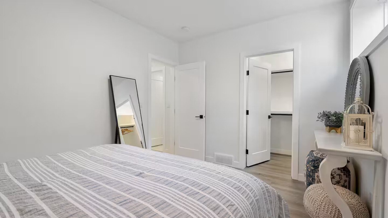 Photo of Bedroom in Crescent Heights