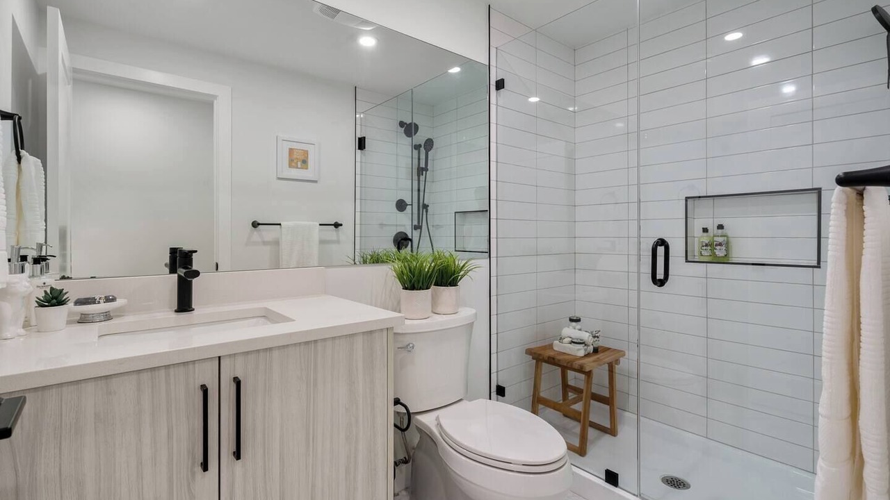 Photo of Bathroom in Crescent Heights