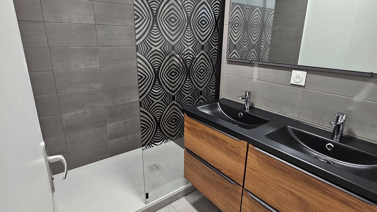 Photo of Bathroom in Dinan