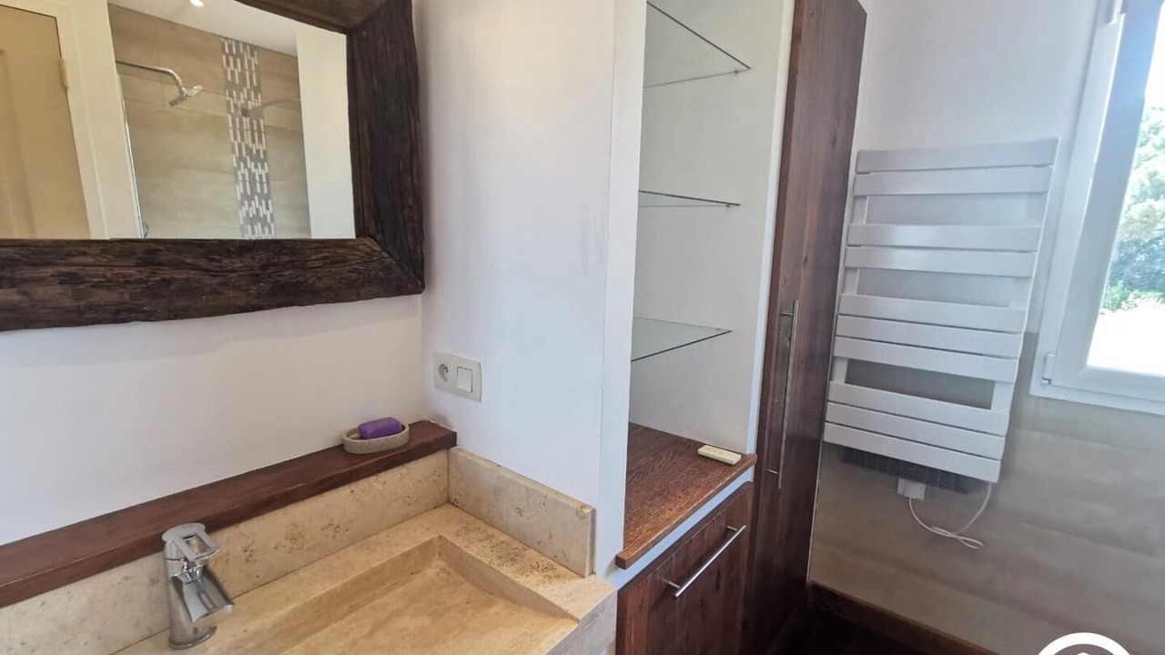 Photo of Bathroom in Saint-Jean-de-Fos