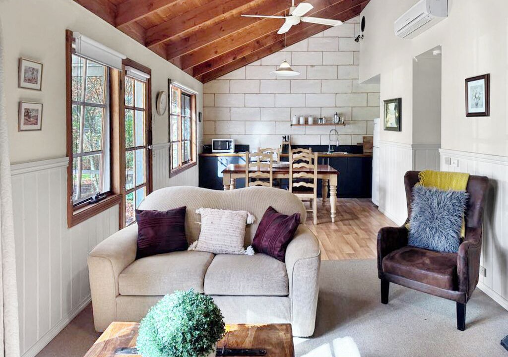 Photo of Livingroom in Jamieson