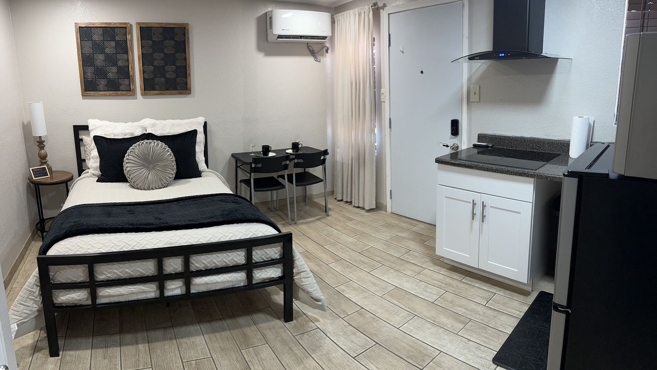 Photo of Bedroom in Eastern Division