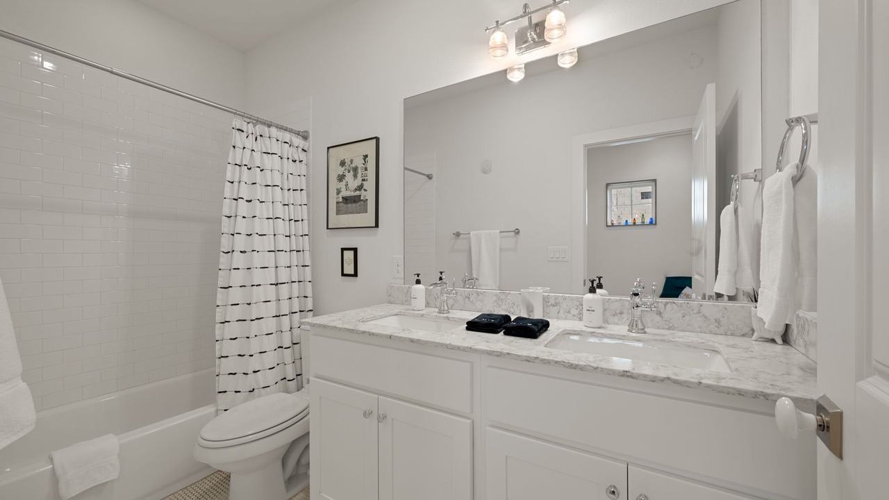 Photo of Bathroom in Holly