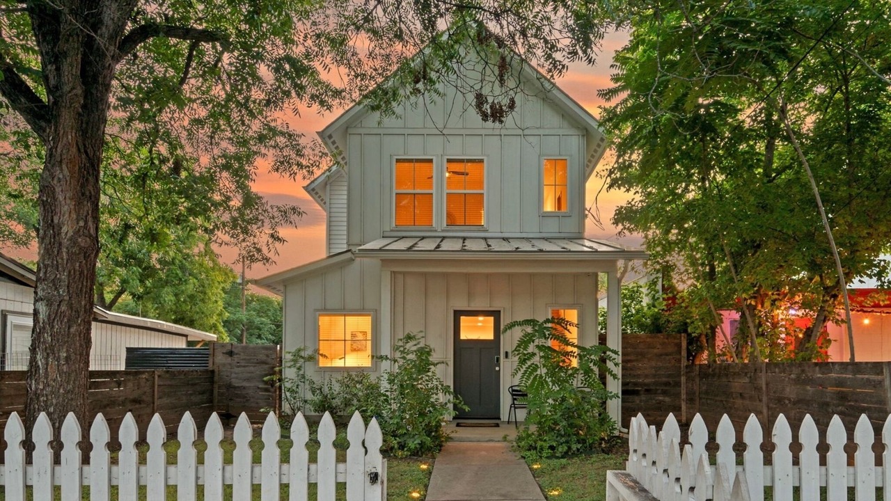 Photo of Outdoor in Holly