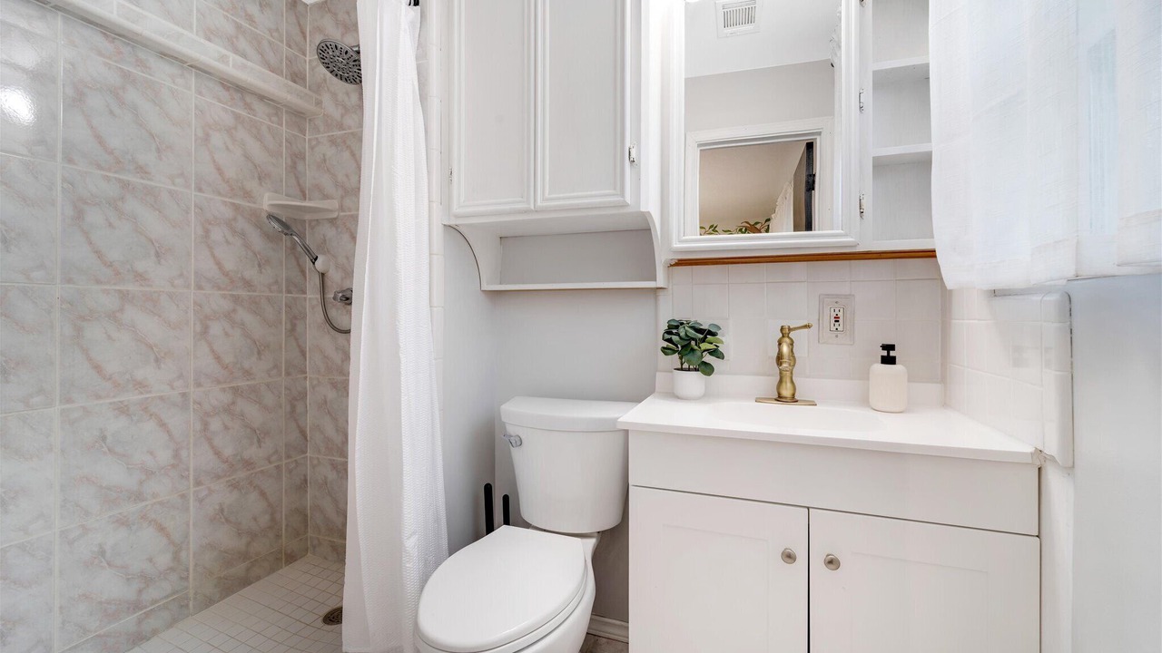 Photo of Bathroom in Pasadena