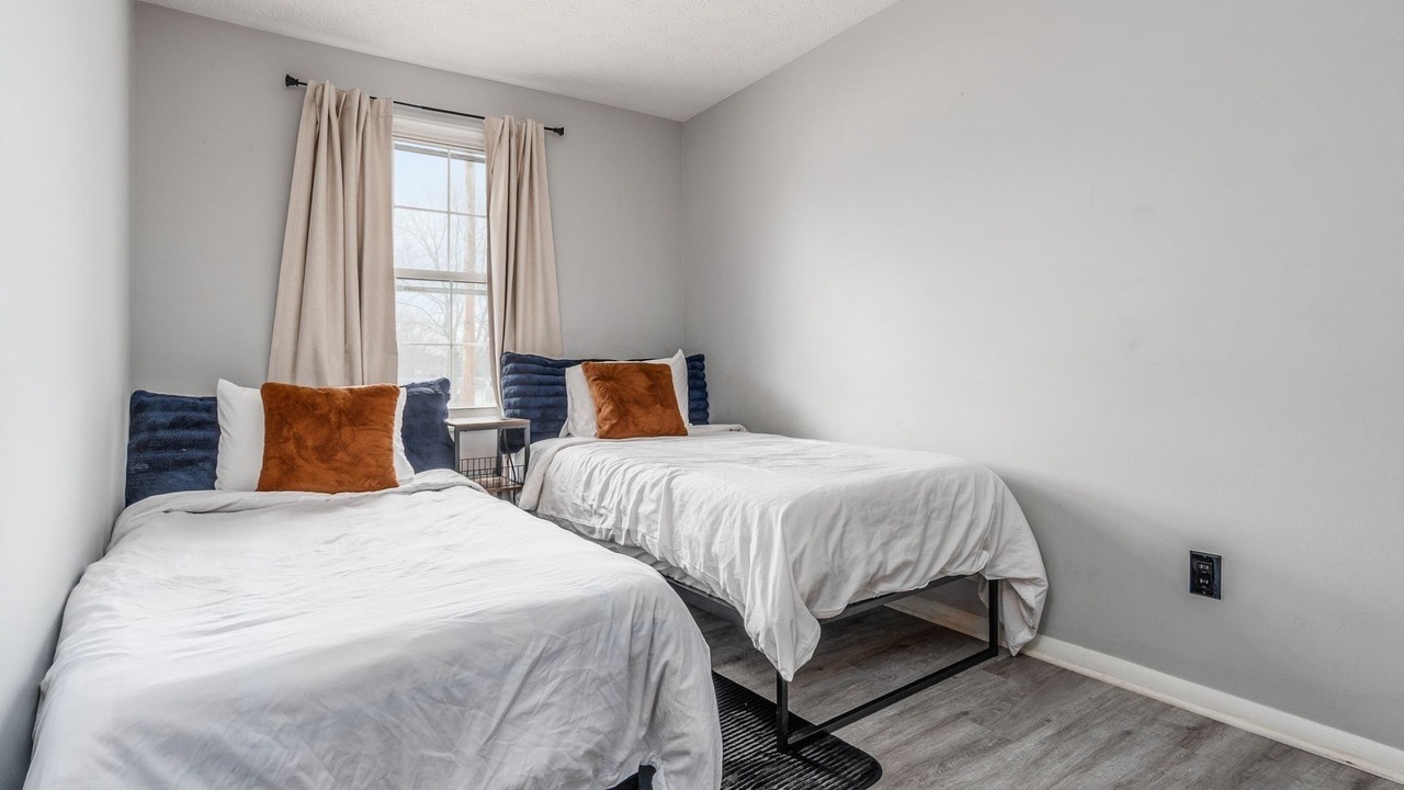 Photo of Bedroom in Summit Station