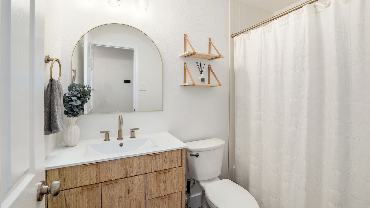 Photo of Bathroom in Bratton Park