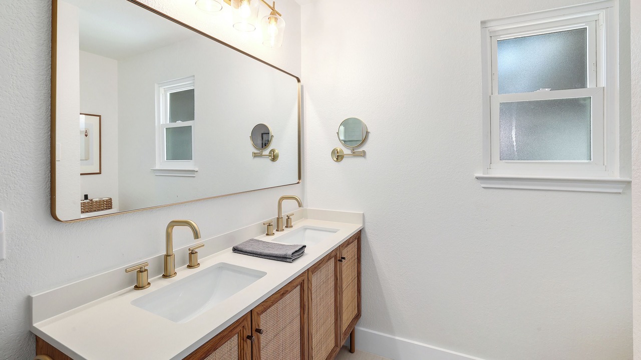Photo of Bathroom in Bratton Park