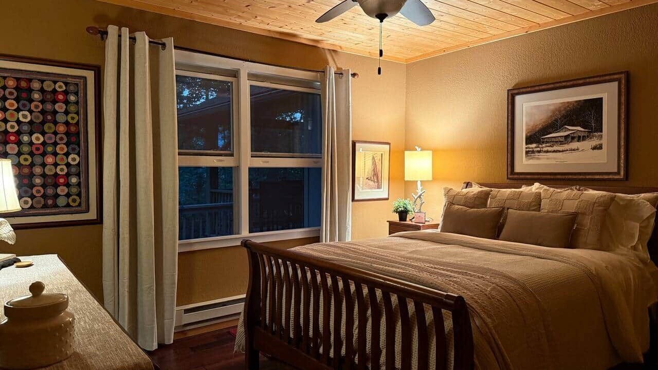 Photo of Bedroom in Cullowhee